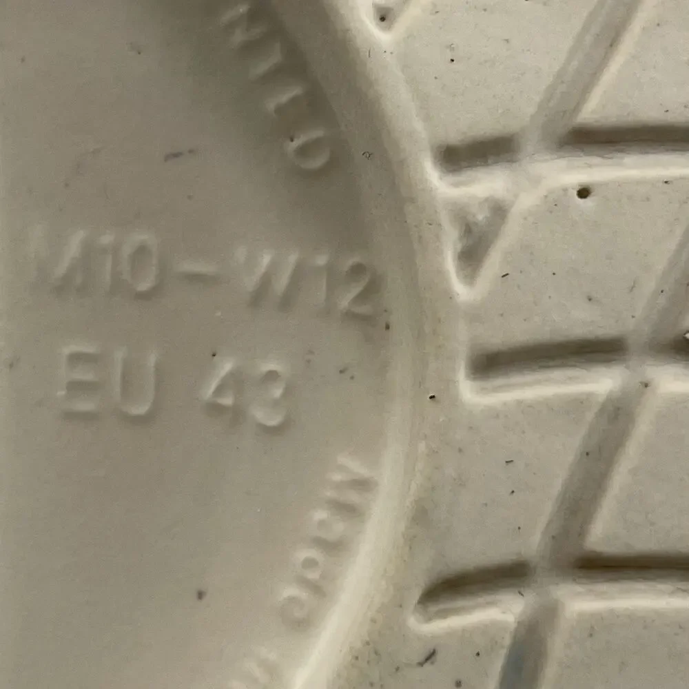 Oofos OOahh Slide Sandals Mens Size 10 Off White Comfort Recovery, Womens 12